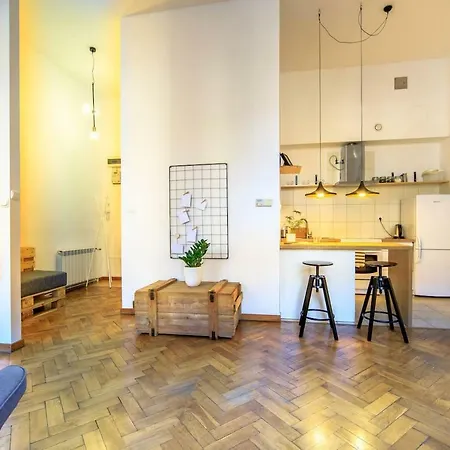 Hilo - Paul Apartmán *
