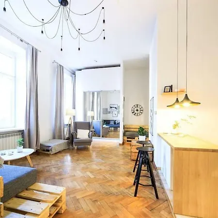 Hilo - Paul Apartmán *
